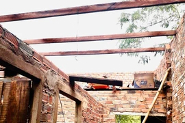 Bình Thuận: Lốc xoáy lại gây tốc mái nhà dân