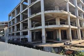 Đà Nẵng: Đất vàng 4 mặt tiền bỏ hoang giữa trung tâm thành phố 