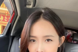 Cuộc sống hạnh phúc của mỹ nhân từng phải trả nợ cho mẹ 