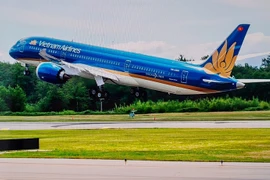 Đà Nẵng: Máy bay Vietnam Airlines phải hạ cánh khẩn cấp vì sự cố động cơ