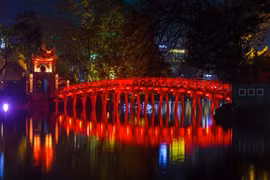 Tour đêm tâm linh mới nhất ở Hà Nội có gì?