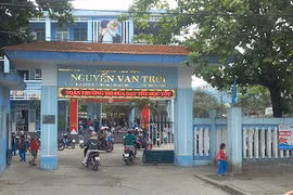 Đà Nẵng: Người lạ dụ dỗ học sinh trước cổng trường tiểu học