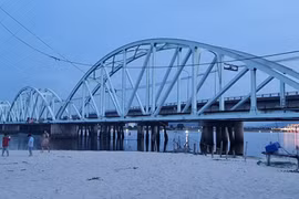 Cầu Nam Ô - điểm ngắm hoàng hôn cực hot dưới chân đèo Hải Vân