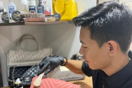 Nghề "spa" hàng hiệu: Sơ sẩy một tí là đền vài trăm triệu 