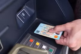Dùng căn cước công dân có thể rút tiền tại cây ATM