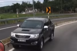 Video: Thêm một ôtô chạy ngược chiều trên đường dẫn vào cao tốc