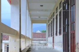 Trường tiền tỷ bỏ hoang 10 năm