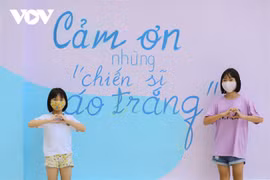 Độc đáo góc phố bích hoạ chống dịch COVID-19 tại Hà Nội