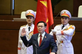 Chùm ảnh: Tân Chủ tịch Quốc hội tuyên thệ nhậm chức, điều hành phiên họp