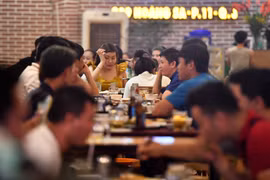 Nhà hàng ở TP.HCM chạy đua trong mùa tiệc tất niên