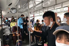 Dịch Covid-19: Từ 0h ngày 28/3, toàn bộ các xe bus ở Hà Nội ngừng hoạt động