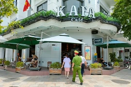 Thành phố "không ngủ" Hạ Long yên ắng, căng mình chống COVID-19