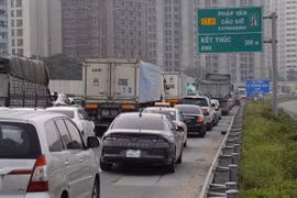 Tin sáng 21/4: Thủ tướng yêu cầu dừng thu phí, xả trạm nếu ùn tắc trong lễ 30/4