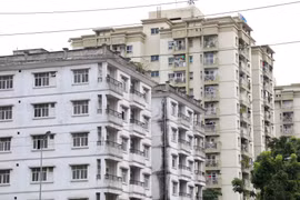 Hà Nội: Xót xa 3 tòa nhà tái định cư “bỏ hoang” hàng chục năm 