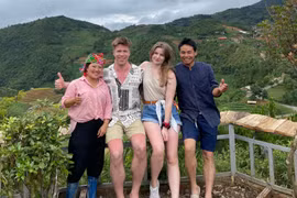 Cặp đôi Ba Lan phượt Tây Bắc: 'Chúng tôi ngã xe, người dân xúm vào đỡ'