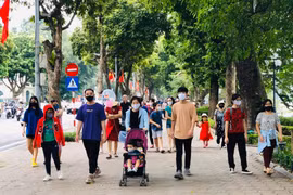 Nguy cơ dịch COVID-19 lần 4 bùng phát, Hà Nội tạm dừng các lễ hội