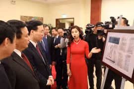 Khai mạc triển lãm ảnh kỷ niệm 80 năm Đề cương về văn hóa Việt Nam