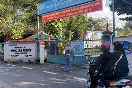 Hàng trăm học sinh bị buộc thôi học, kỷ luật hiệu trưởng và phó hiệu trưởng