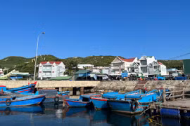 Đảo Bình Ba đẹp thơ mộng trên vịnh Cam Ranh