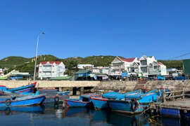 Đảo Bình Ba đẹp thơ mộng trên vịnh Cam Ranh