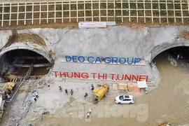 Đi xuyên hầm qua núi dài nhất cao tốc Ninh Bình - Thanh Hóa