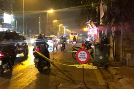 Trích camera tìm người bỏ thai nhi cạnh thùng rác bị ô tô cán