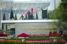 Xem CSCĐ bồng súng, trang bị hiện đại bảo vệ Đại hội Đảng lần thứ XIII