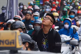 Hiến kế lạ chống tắc đường Hà Nội: Xe chỉ được rẽ phải