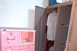 Đi làm về, người nông dân phát hiện túi đựng vàng cất trong tủ nhựa bị mất trộm