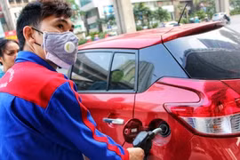 Giá xăng tăng tiếp vào ngày mai?