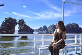 Hòn trống mái Vịnh Ha Long nguy cơ sạt lở, biến dạng