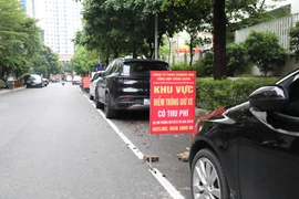 Hà Nội: Cấp phép trông xe nhà 90 Nguyễn Tuân, dân phản đối