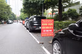 Hà Nội: Cấp phép trông xe nhà 90 Nguyễn Tuân, dân phản đối