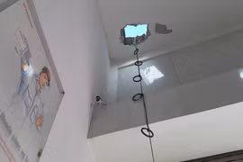 Thót tim vì trộm đu dây vào cửa hàng lấy két sắt và xe máy