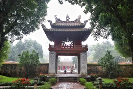 Cận cảnh Khuê Văn Các ở Văn Miếu - Quốc Tử Giám xuống cấp nghiêm trọng