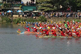 Quảng Bình: Dậy sóng lễ hội đua thuyền mừng Tết Độc lập 2/9