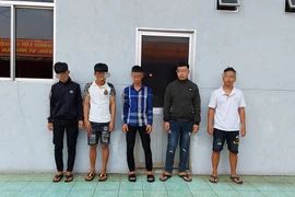 Triệu tập 10 đối tượng đánh học sinh gãy sống mũi, đâm thủng bụng