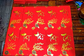 Người gìn giữ nét đẹp trong bao lì xì truyền thống