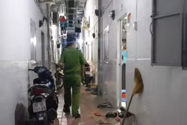 Hàng xóm hoảng hồn thấy 3 mẹ con nằm bất động trên vũng máu