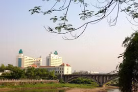 Cấm tàu lưu thông tuyến biên giới Quảng Ninh để chống buôn lậu