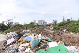 Tuyến đường Vành đai 2,5 đoạn Đầm Hồng - Giải Phóng ngổn ngang, nhếch nhác