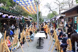 Phố sách Hà Nội khai mạc hội thi vẽ tranh “Sách - Cho bạn, cho tôi”