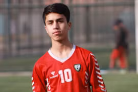 Cầu thủ Afghanistan qua đời vì rơi khỏi máy bay