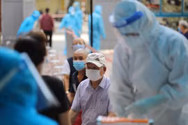 Nới lỏng giãn cách ở Hà Nội: Phụ thuộc kết quả xét nghiệm diện rộng