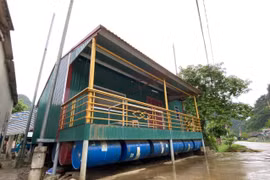 Độc đáo những ngôi nhà phao nơi vùng “rốn lũ” Quảng Bình