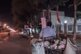 Những phận người nhọc nhằn mưu sinh trong đêm tối