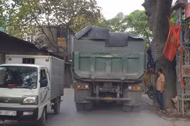 Xe cơi nới thành thùng, chở quá tải tung hoành tỉnh lộ 70