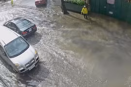 Cảnh báo 11 trọng điểm ngập úng khi mưa lớn ở Hà Nội