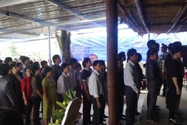 Dân nghẹn ngào tiễn biệt Đại tướng tại nhà lưu niệm Quảng Bình