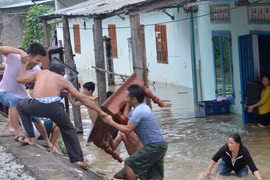 Miền Trung, Tây Nguyên chìm trong biển nước